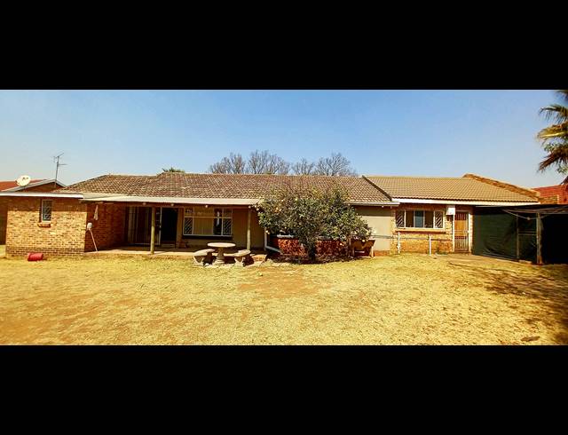3 BEDROOM FREEHOLD FOR SALE IN VISAGIE PARK